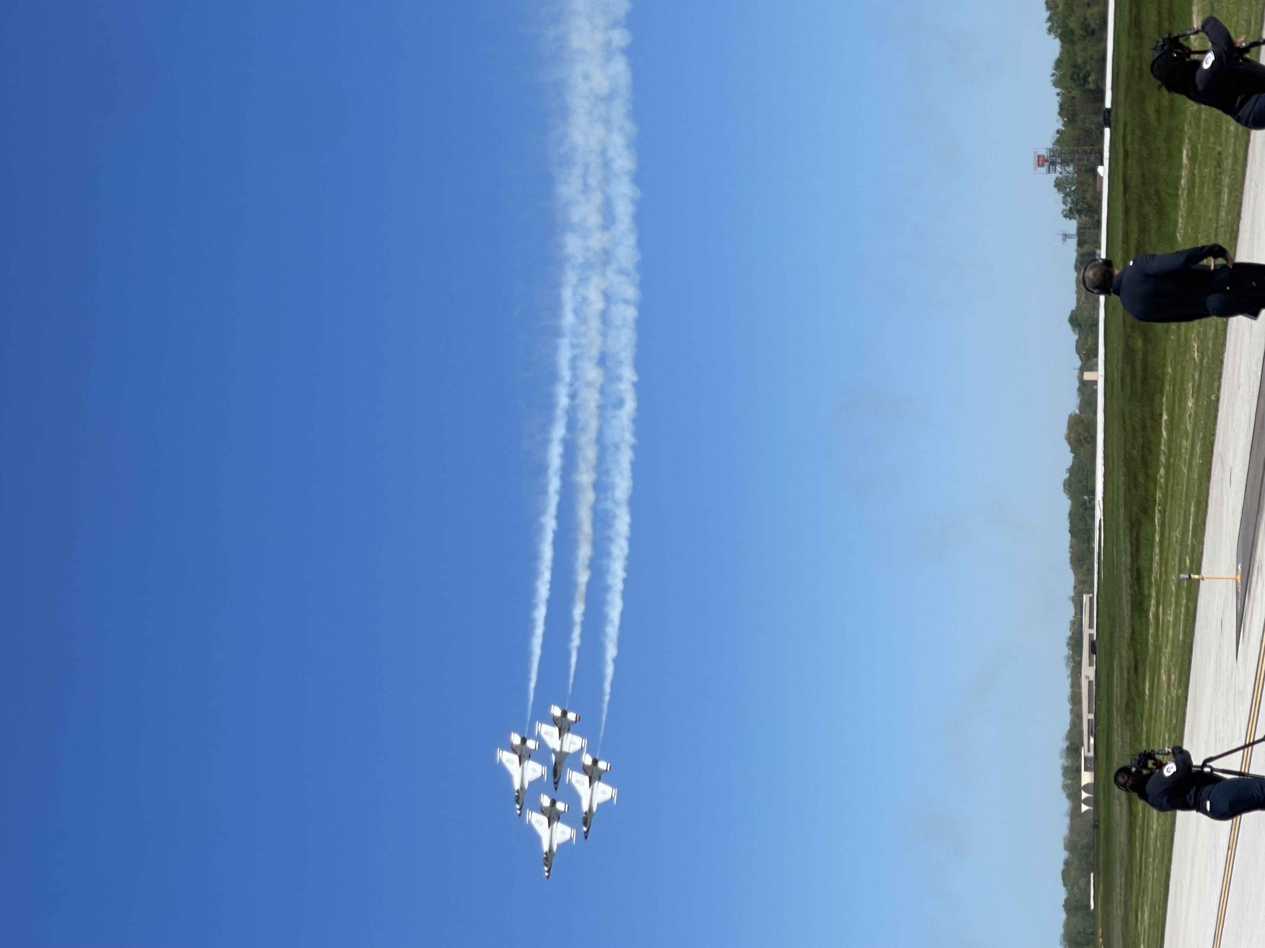 Air show f-16 diamond formation